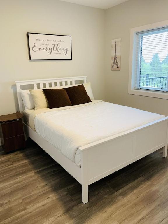 Baycrestone Apartment Coquitlam Bagian luar foto