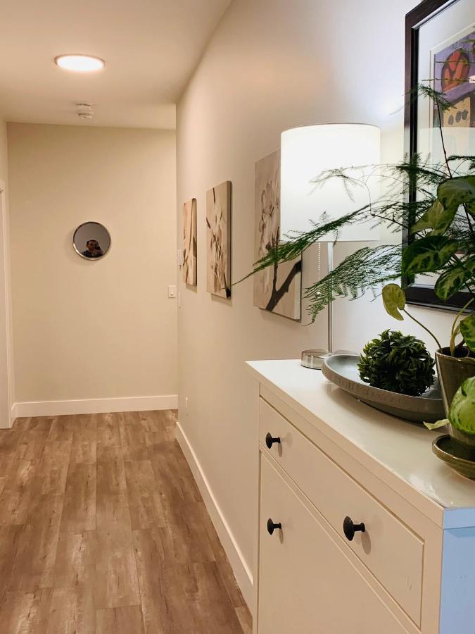 Baycrestone Apartment Coquitlam Bagian luar foto