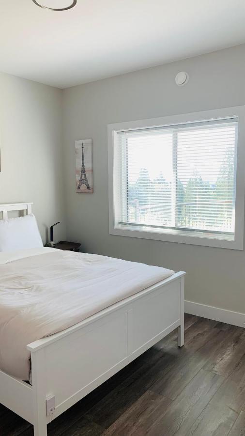 Baycrestone Apartment Coquitlam Bagian luar foto