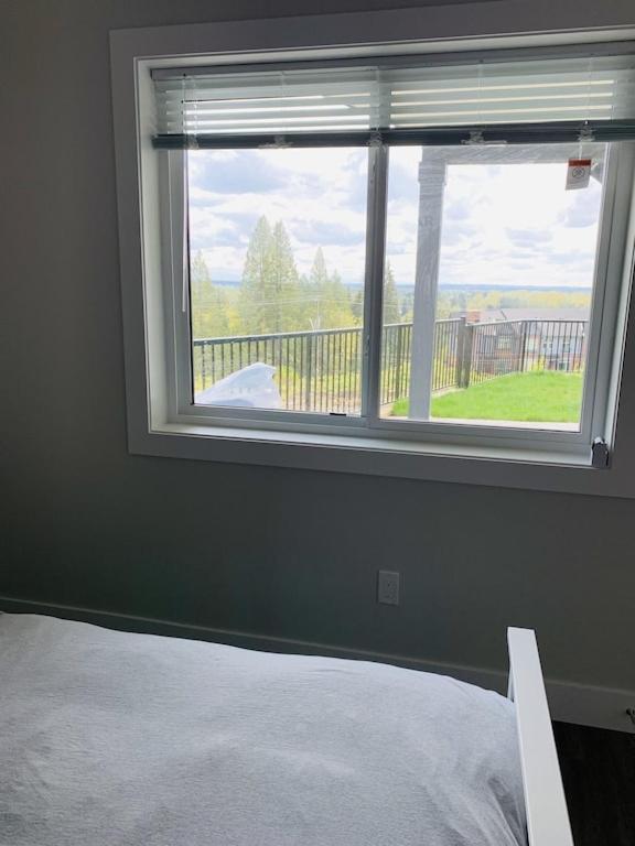 Baycrestone Apartment Coquitlam Bagian luar foto
