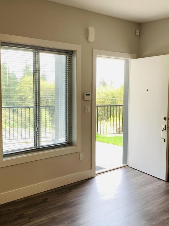 Baycrestone Apartment Coquitlam Bagian luar foto