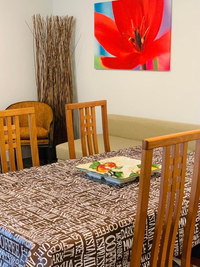 Baycrestone Apartment Coquitlam Bagian luar foto